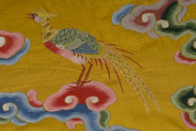 图片[4]-Bright Yellow Satin Embroidered Colorful Cloud Yellow Dragon Jacket Robe-China Archive